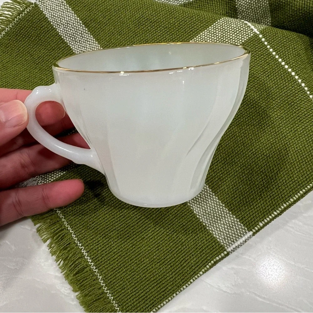 Vintage Anchor Hocking King Milk White Glass Swirl Gold Rim Cup Set Cottagecore